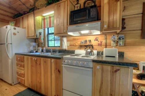 Deer Run Cabin image 5